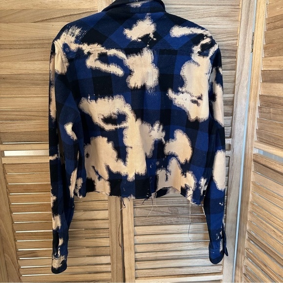 Supreme Cropped Distressed Bleached Shirt - Picture 7 of 9